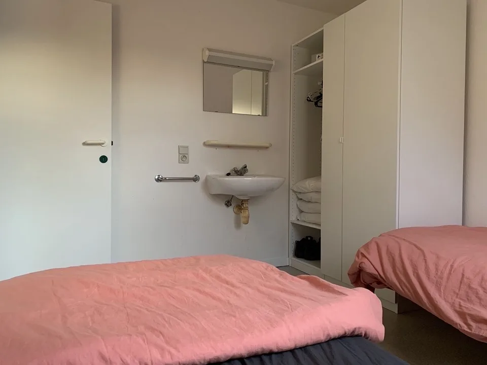 Lavabo in slaapkamer 2